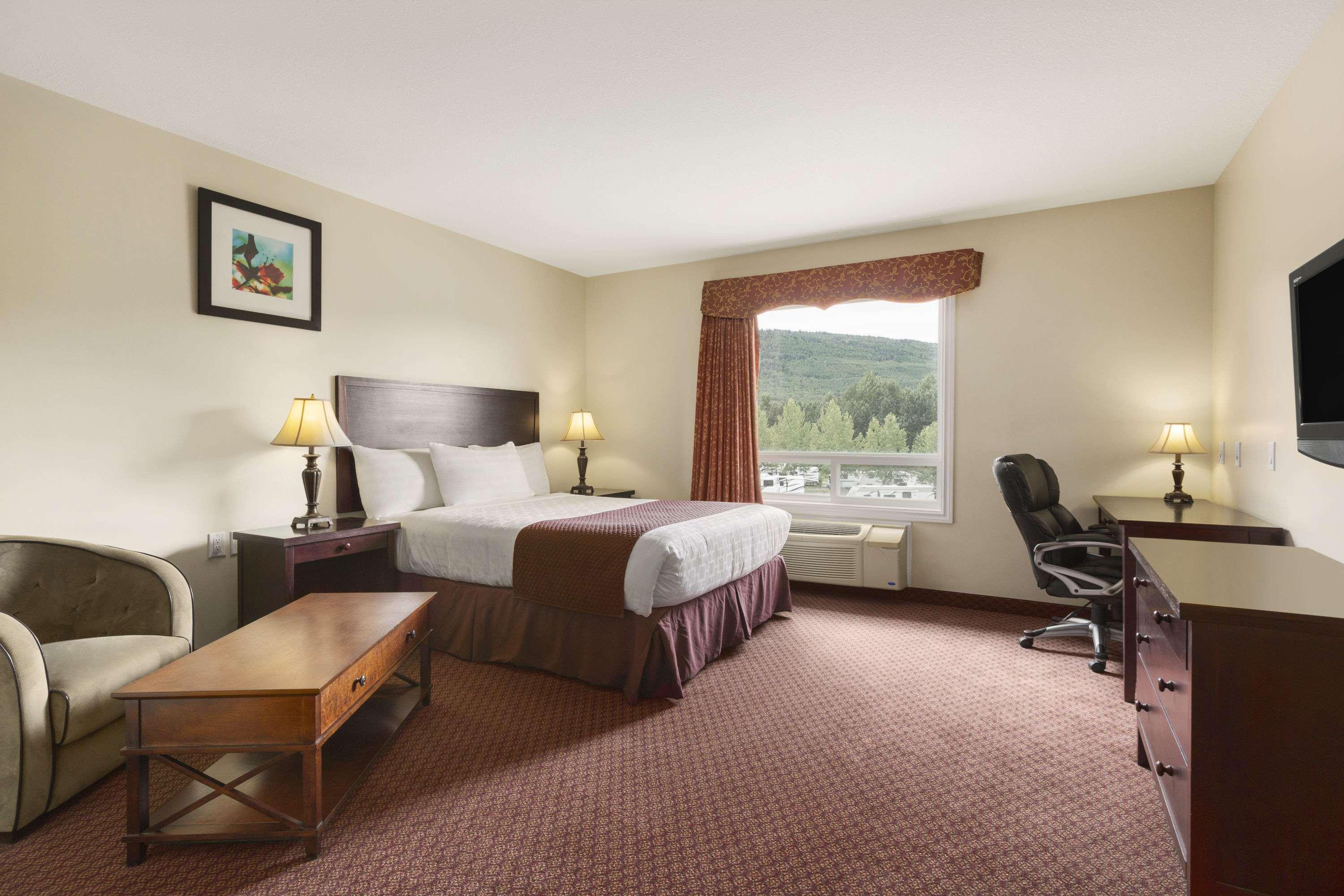 Days Inn By Wyndham Chetwynd Kültér fotó